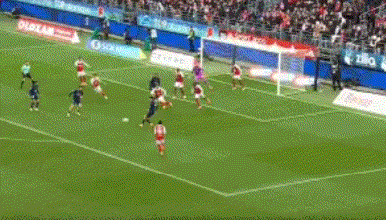 3-0,26岁阿什拉夫发威:无敌双响炮,率队反超马赛升至法甲第一